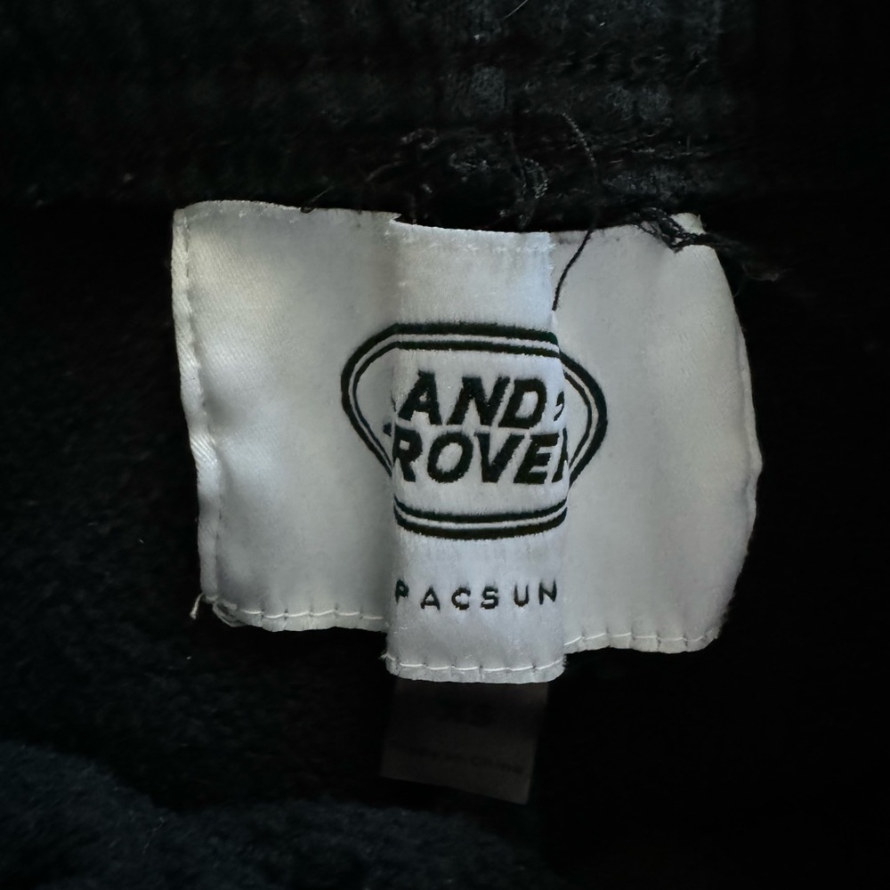 Land Rover short - Picture 2 of 2